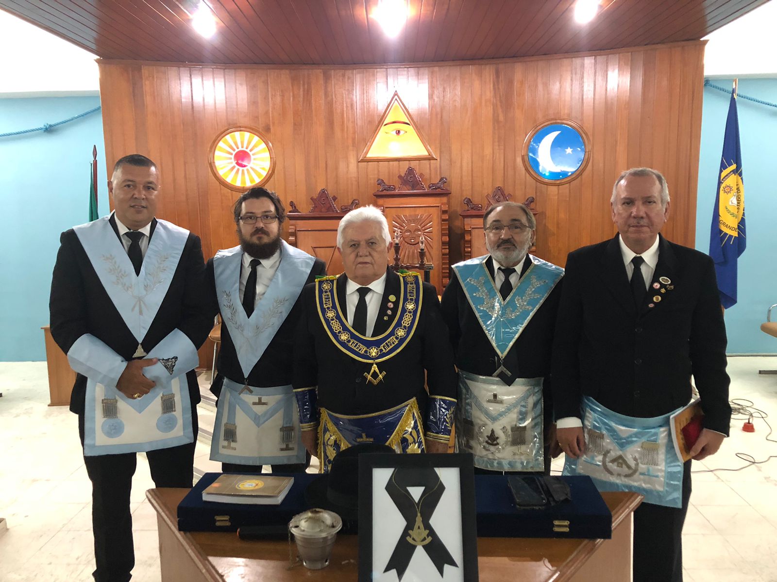 Lúcio (Sete de Setembro), Clidenor Jr (VM Os Últimos Templários N46), Benedito (GM Adjunto), Expedito (VM Carneiro da Cunha) e Nilson Fernandes (Grande Inspetor Litúrgico).